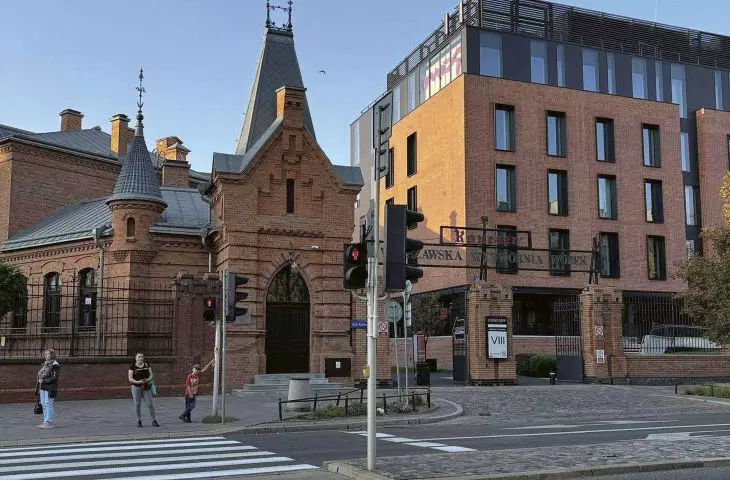 Koneser Praga Center (proj.: Juvenes-Projekt)