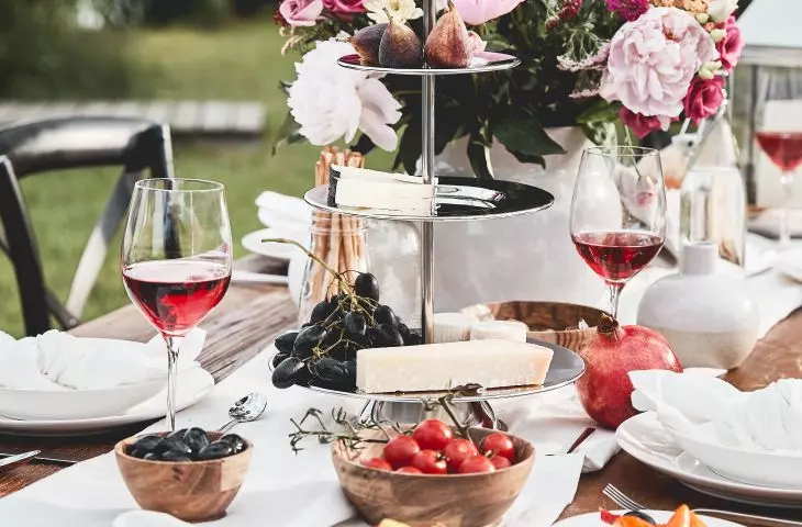 Garden party, centerpieces and flowers