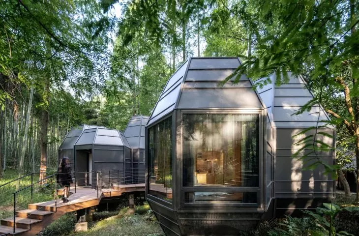 Dongmingshan Senyu Hotel in Hangzhou, China