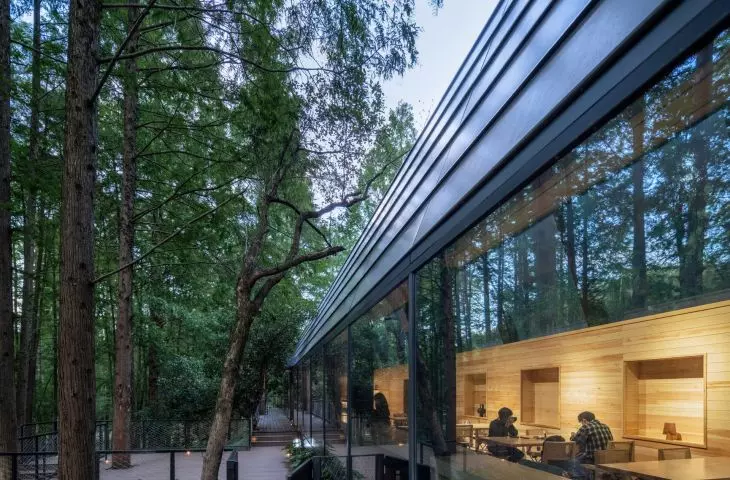 Dongmingshan Senyu Hotel in Hangzhou, China