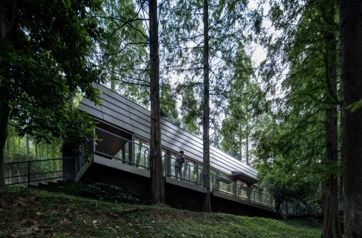 Dongmingshan Senyu Hotel in Hangzhou, China