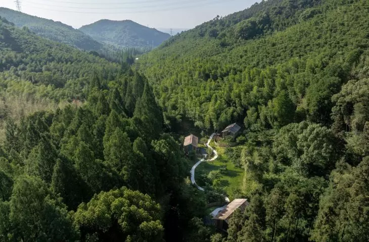 Dongmingshan Senyu Hotel in Hangzhou, China