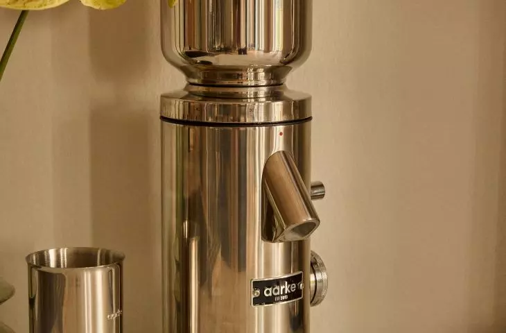 All the accessories should be collected in one place, which makes it easier to prepare the drink and keep things in order