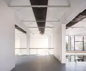 Odnowione centrum sztuki La Quadrilatère w Beauvais, Francja