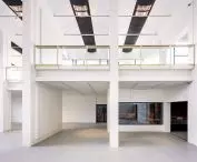 Odnowione centrum sztuki La Quadrilatère w Beauvais, Francja