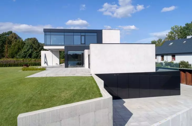 RE: Lakeside house