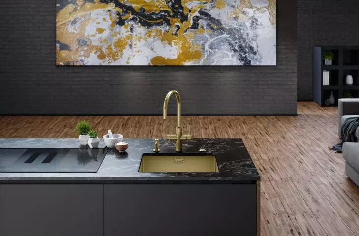 Mythos Water Hub gold filter faucet
