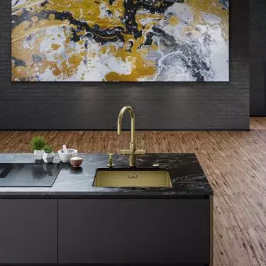 Mythos Water Hub gold filter faucet