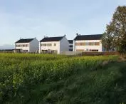 ogrodzenia w szeregowcach deweloperskich
