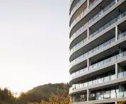 Wieżowiec mieszkaniowy „One Bear Mountain” w Kanadzie