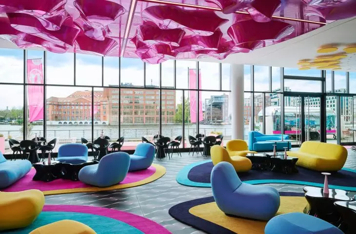 Redesign of the bar and lobby of the Nhow Berlin hotel
