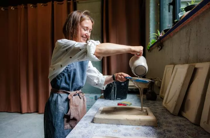 The author of the mosaic is Krakow-based artist Dominika Jastrzębska, whose technique was honed in Portugal