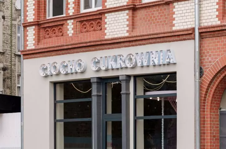 lokal znajduje się na parterze kamienicy