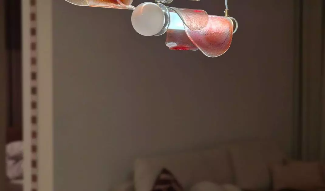 Lampa „Spływające zegary” została zainspirowana surrealizmem Salvadora Dalego