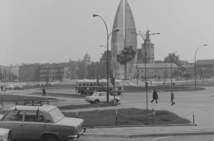 Pomnik Czynu Rewolucyjnego w Rzeszowie w 1974 roku