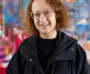 „Czy wszystko w projektowaniu już było? O recyklingu trendów” rozmawiać będą Karolina Leśnik-Patelczyk (dyrektorka Galerii Miejskiej BWA w Bydgoszczy) i projektant Nikodem Pręgowski