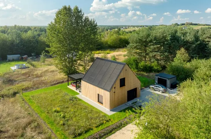 FINN cottage in the village of Ossy, bird's eye view