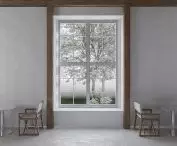 palarnia kawy - widok na ścianę z oknami
