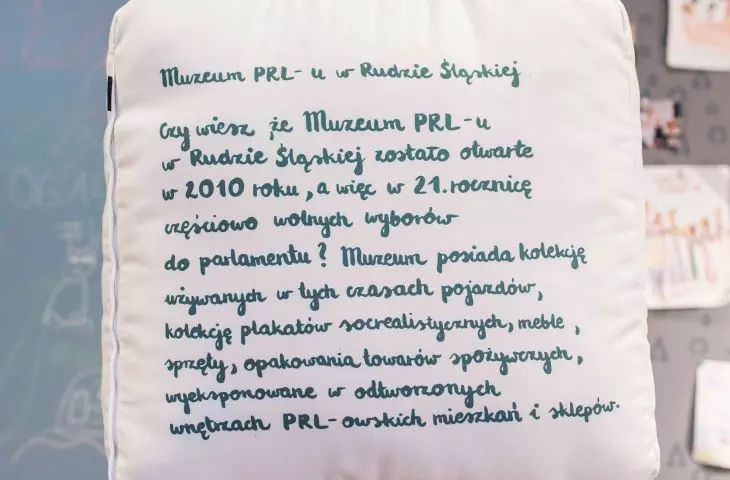 Druga strona poduchy to krótki tekst informacyjny