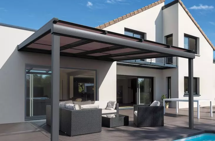 MURANO INTEGRALE ZIP - glass roof with integrated awning ensures enjoyment of the terrace at any time of the year and regardless of the weather