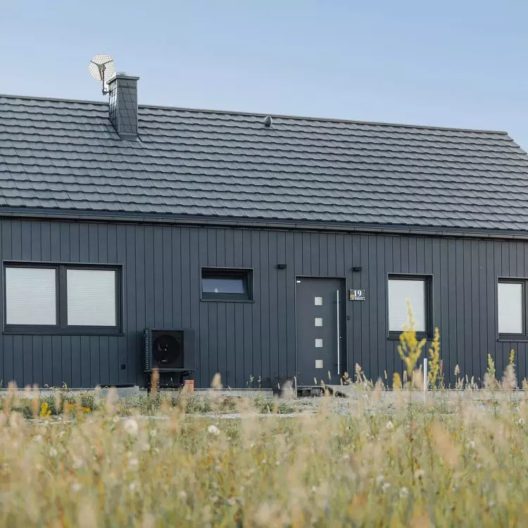 Frame house with Cedral Click C18 facade board with smooth surface