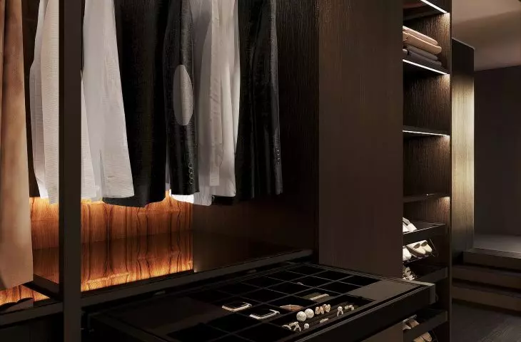 Elegant and orderly closet space is the result of using accessories from the ELITE line.