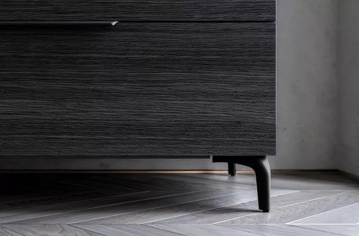 Stylowa noga meblowa STABILIS to eleganckie zwieńczenie bryły mebla.