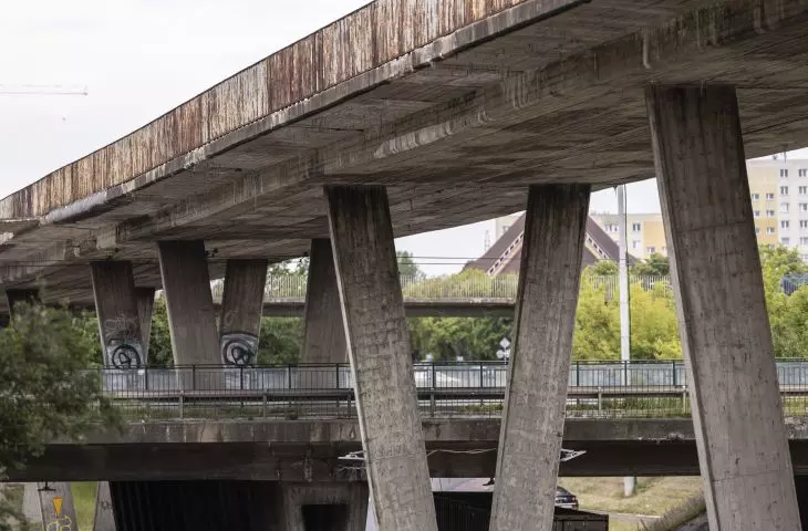 The footbridge in Zaspa is already in poor condition today