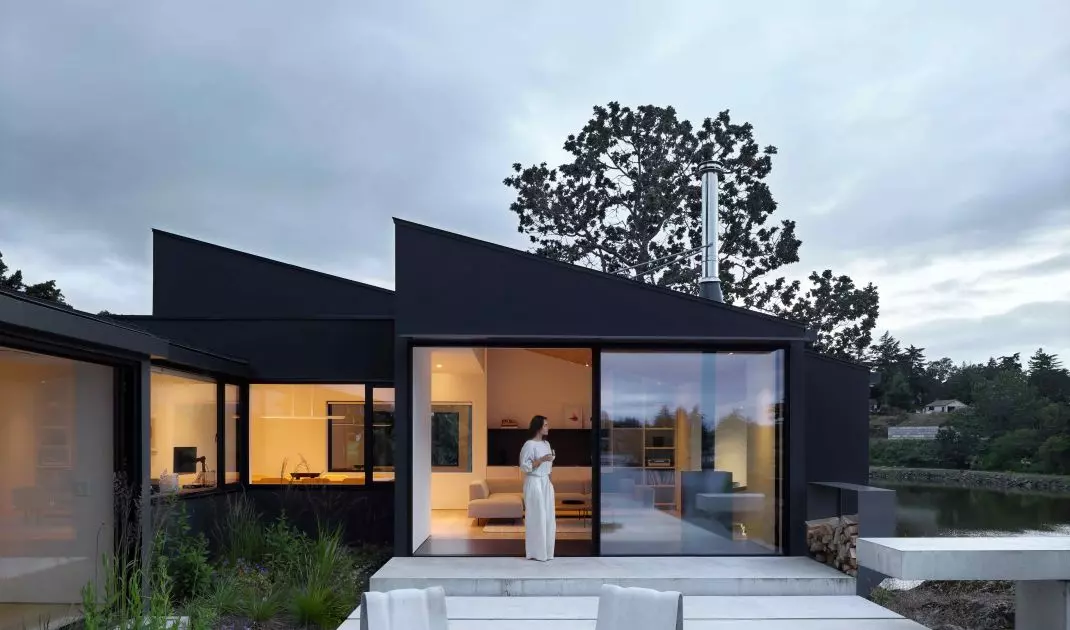 Shoreline House