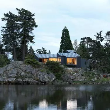 Shoreline House