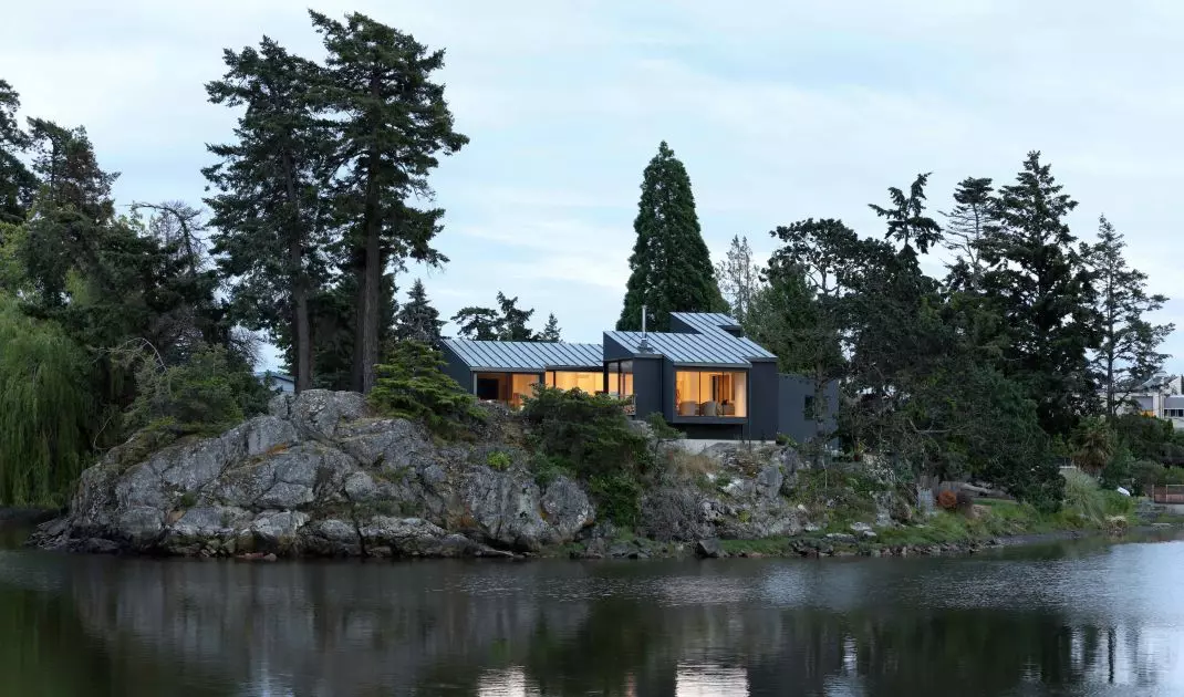 Shoreline House