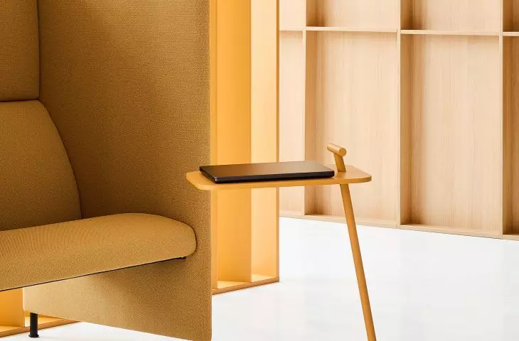 Sofa Plus, design: Piotr Kuchcinski; Anker table, design: Maja Ganszyniec Studio