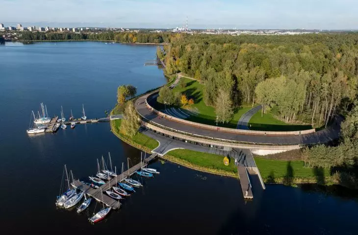 Marina - przystań żeglarska nad Jeziorem Paprocańskim w Tychach