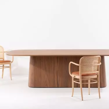 P.O.V. table chairs, armchairs 811