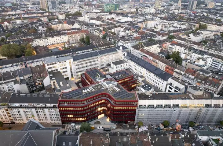 Biurowiec Curve X w Düsseldorfie