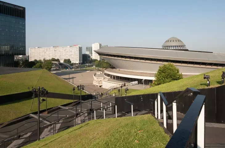 Spodek z dachu Międzynarodowego Centrum Kongresowego