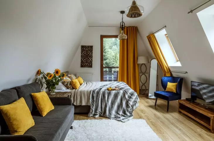 Pokój z wyjściem na balkon