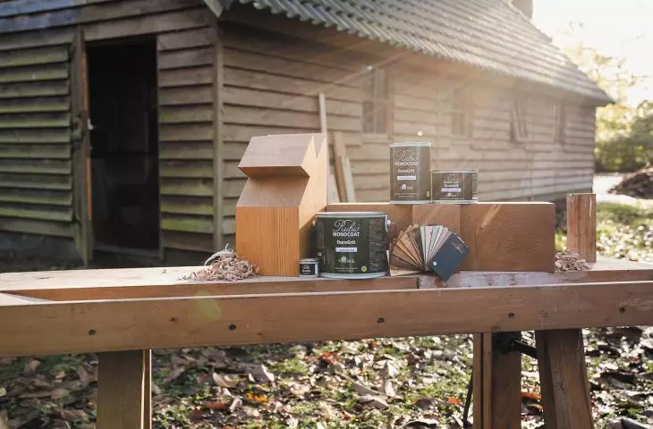 Wide range of colors and durable wood protection - guaranteed for up to 10 years on vertical surfaces and up to 2 years on horizontal surfaces, while maintaining the natural appearance of the wood