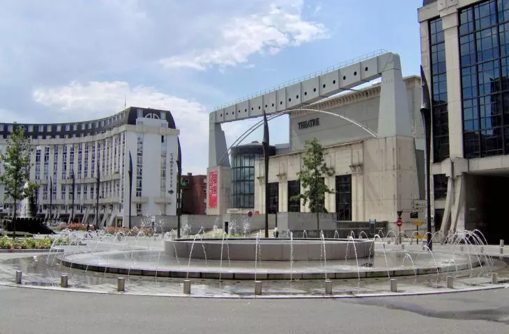 Theater and media center in Saint-Quentin-en-Yvelines, France
