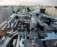 Komunikacja na dachu trzynastopiętrowego apartamentowca