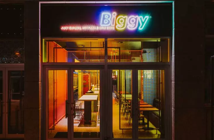 Biggy seen from the outside 