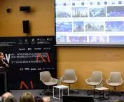 Magda Mojsiejuk (futurolożka) zwróciła uwagę na rolę narracji, które często zniekształcają społeczne postrzeganie nowych technologii