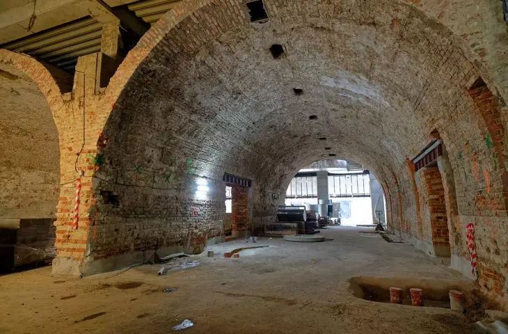 The cellars of the Lodging House have preserved their barrel vaults
