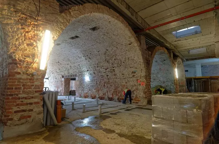 In the basement of the Lodge, ceramic bricks from the Italy Brickworks have been preserved.