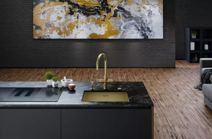 Mythos Water Hub gold filter faucet