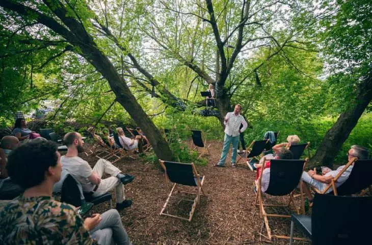 niewielka interwencja wystarczyła, aby obszar dotychczas uznawany za nieużytek zamienił się w przestrzeń dla kultury i spotkań