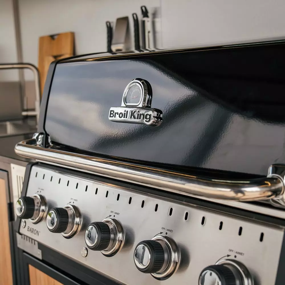  GardenBOX wyposażony w grill marki Broil King  