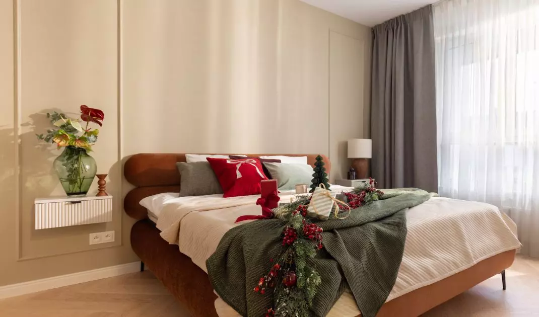 Apartment in a festive design by Decoroom