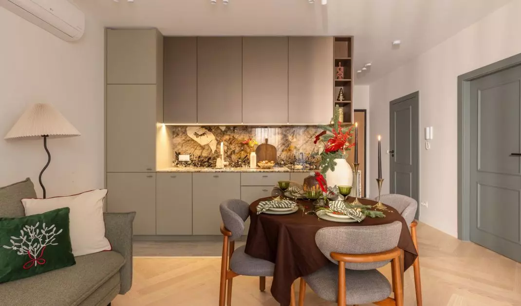 Apartment in a festive design by Decoroom