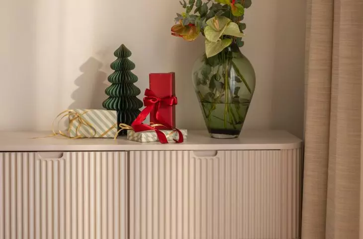 Apartment in a festive design by Decoroom